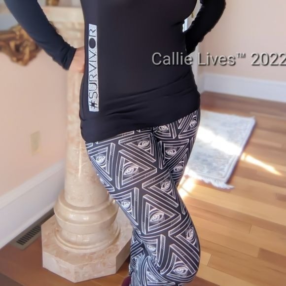 LAST PAIR ALERT: Miz Third Eye: Triangle 3D illusion Graphic Leggings XL - Picture 3 of 10